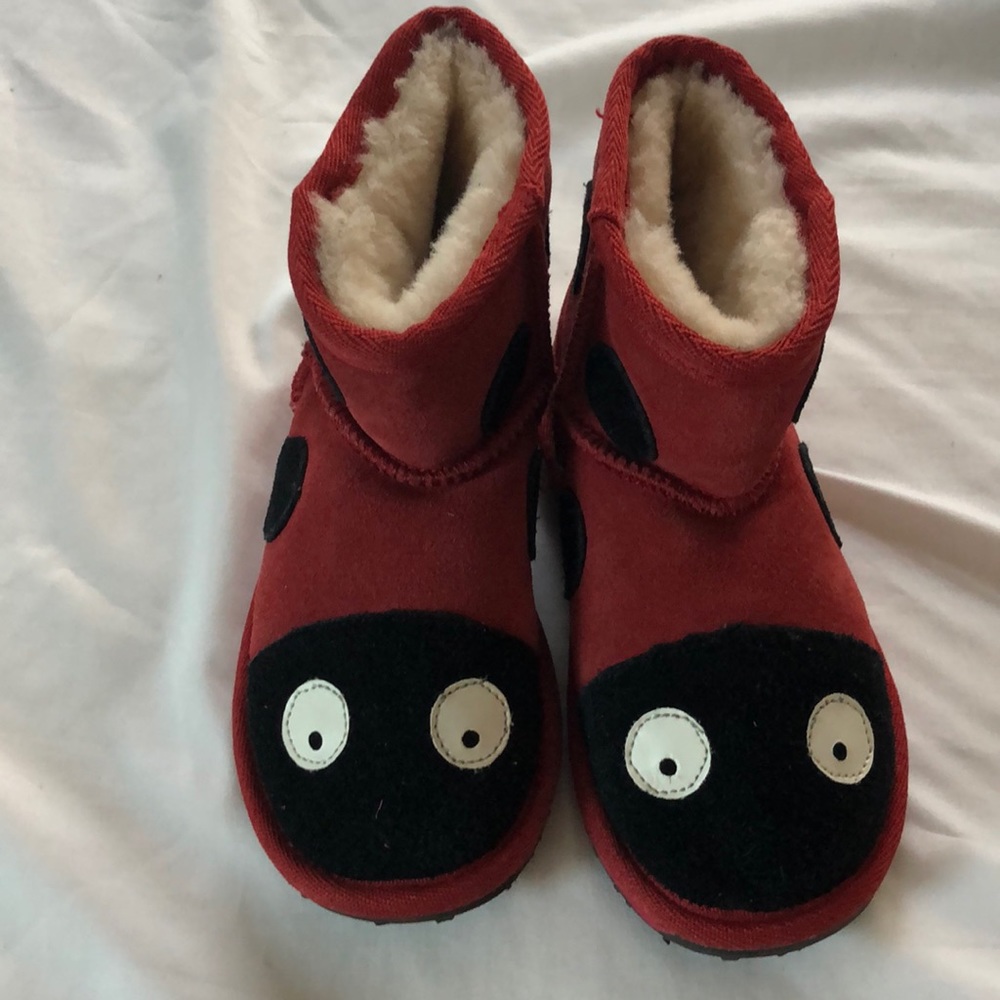 Emu  boots kid size 11